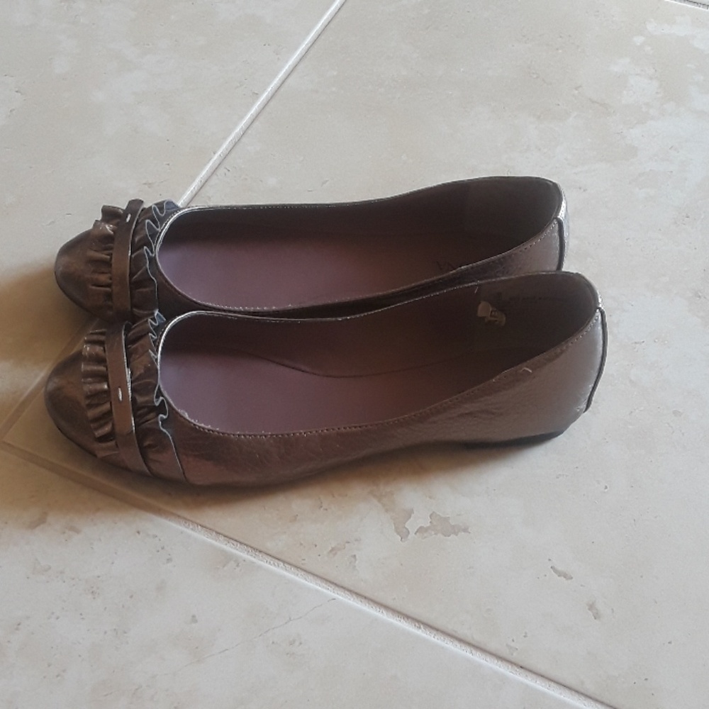 Shoes - Picture 2 of 4